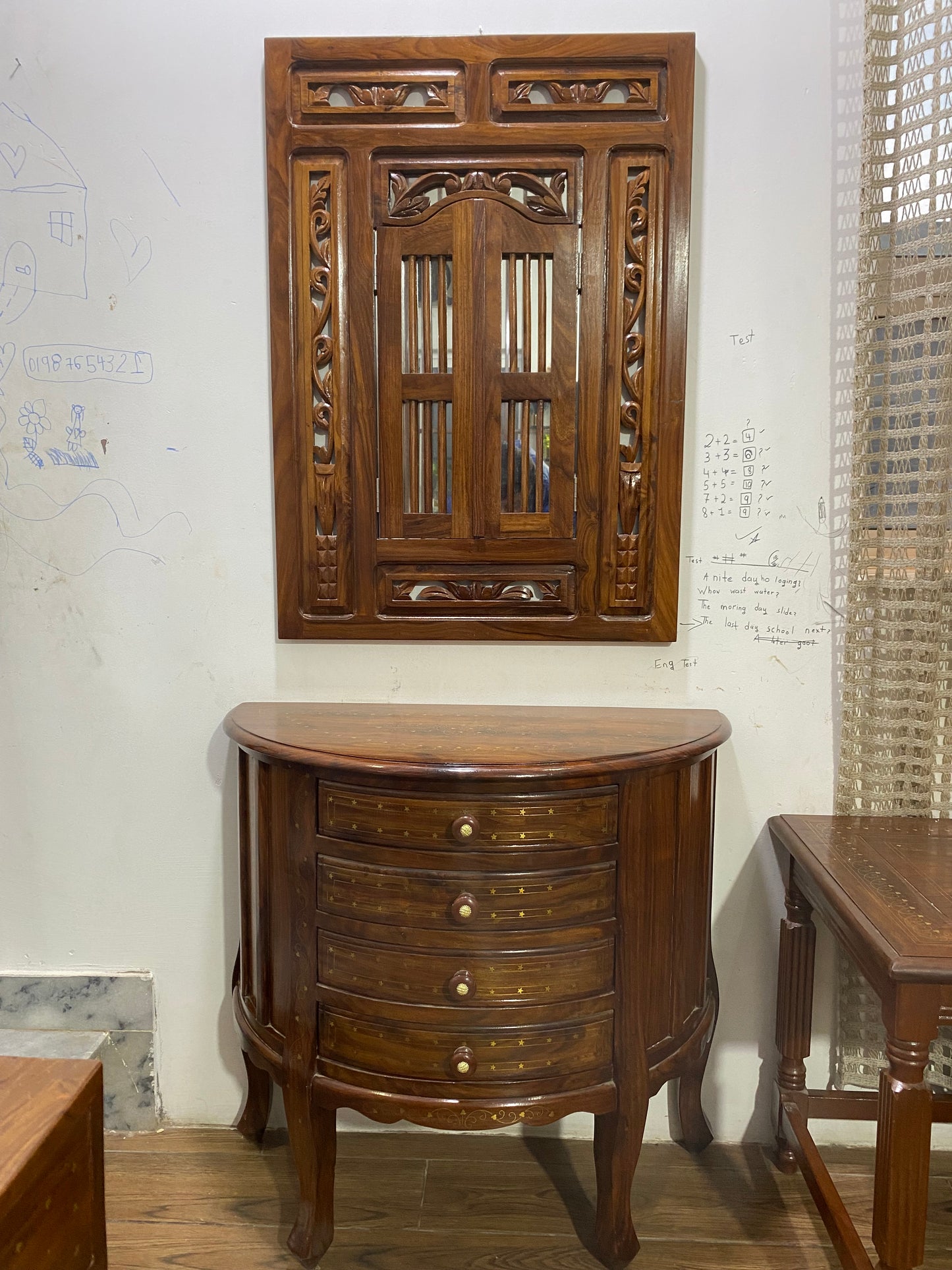 D-Console with Window Mirror Frame
