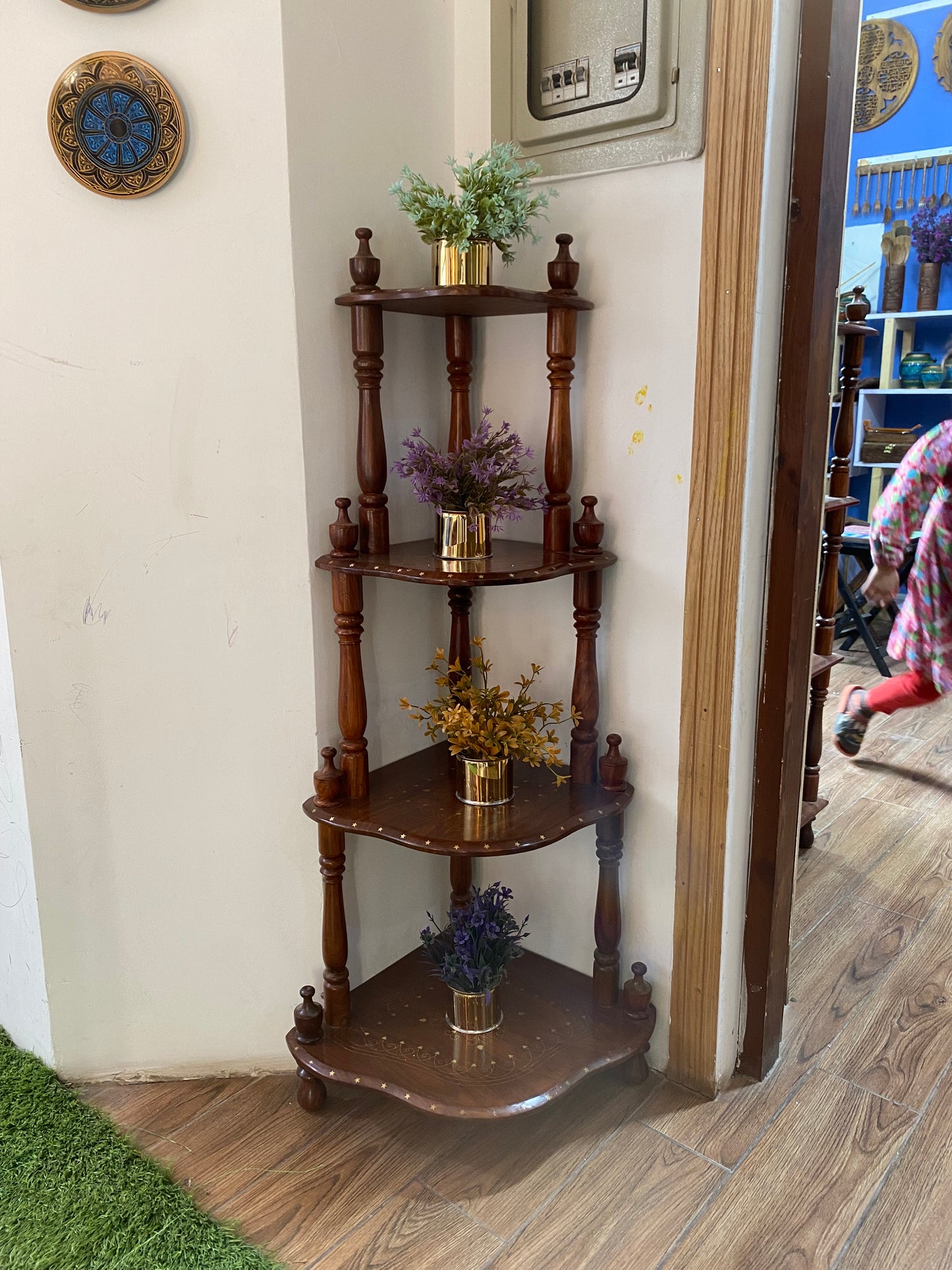 Corner Rack - Shesham Wood